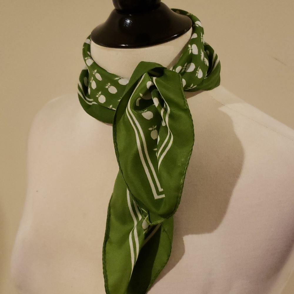 SCARF - Picture 2 of 13